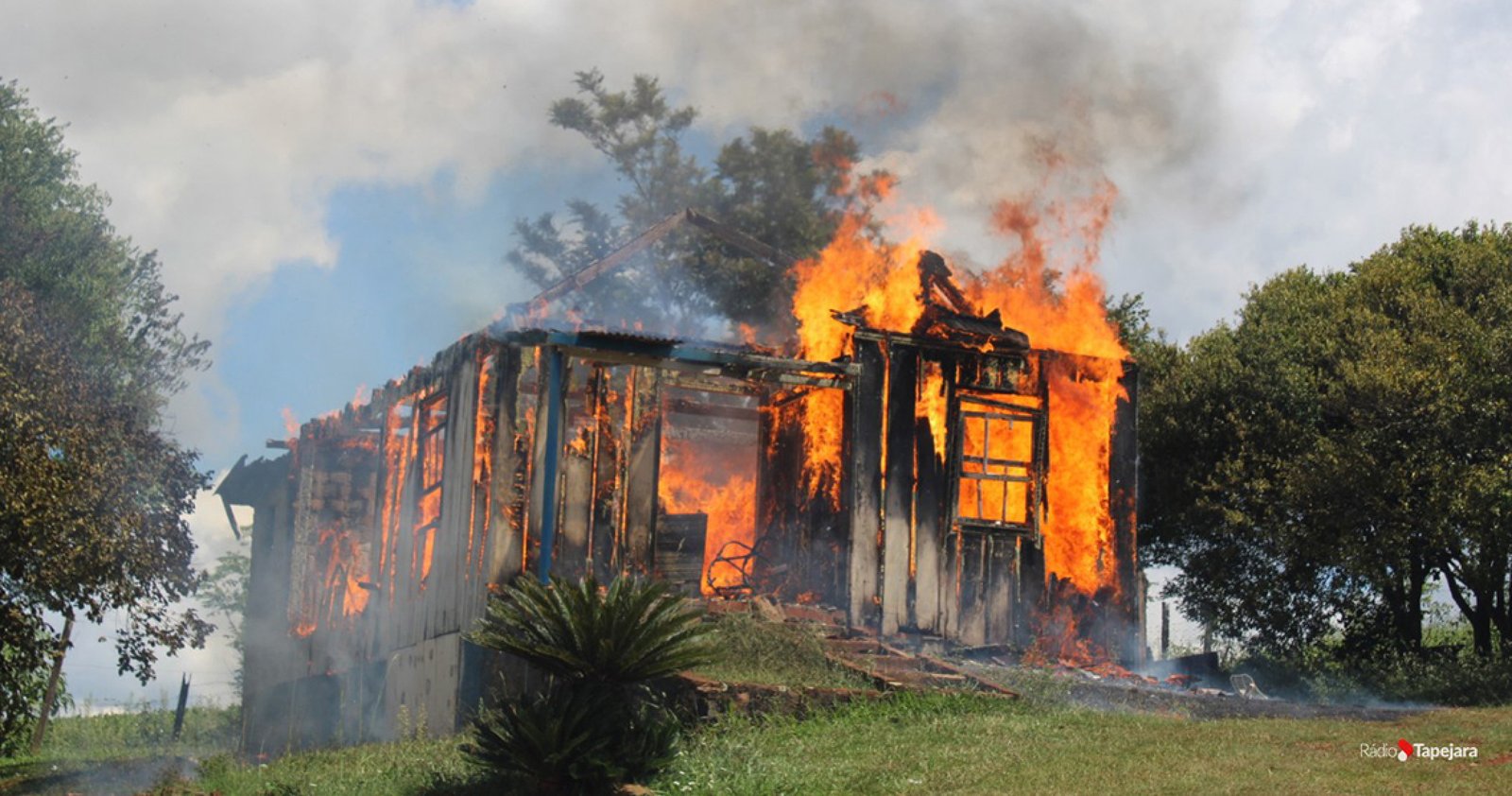Imagem ilustrativa: Incêndio destrói residência em Tapejara