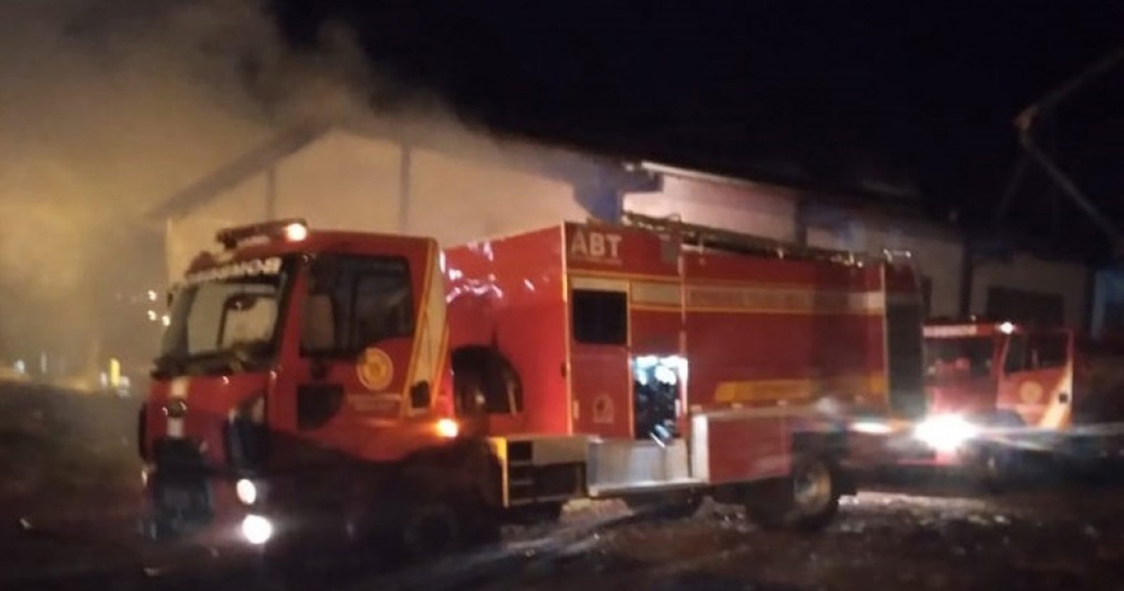 Imagem ilustrativa: Bombeiros atendem incêndio em depósito de lenha em Tapejara