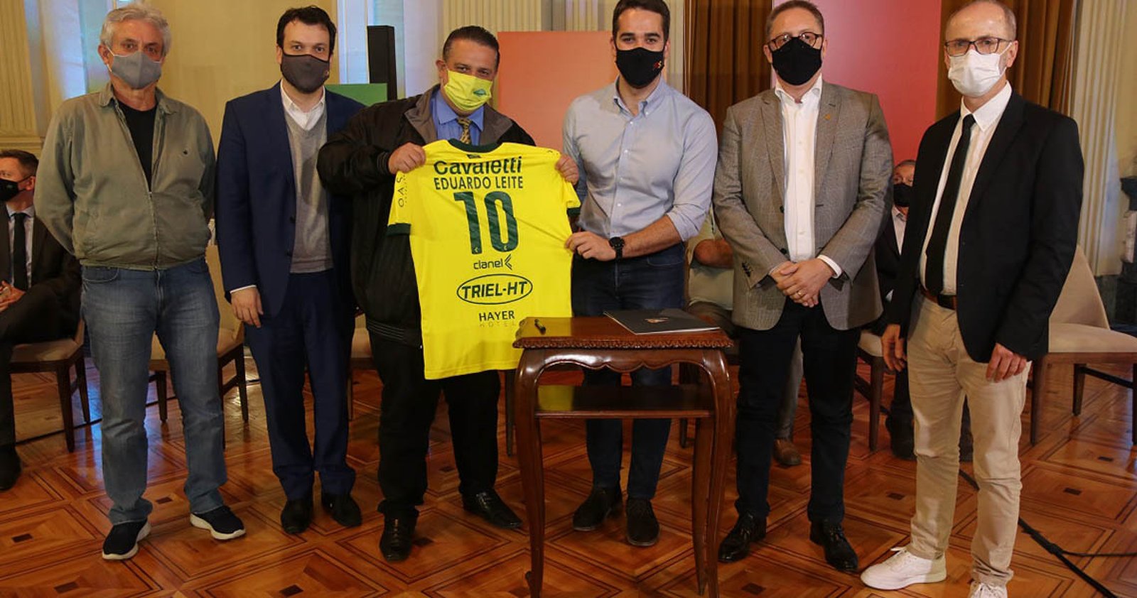 Imagem ilustrativa: Governador sanciona lei que instituí o Dia do Torcedor do Ypiranga