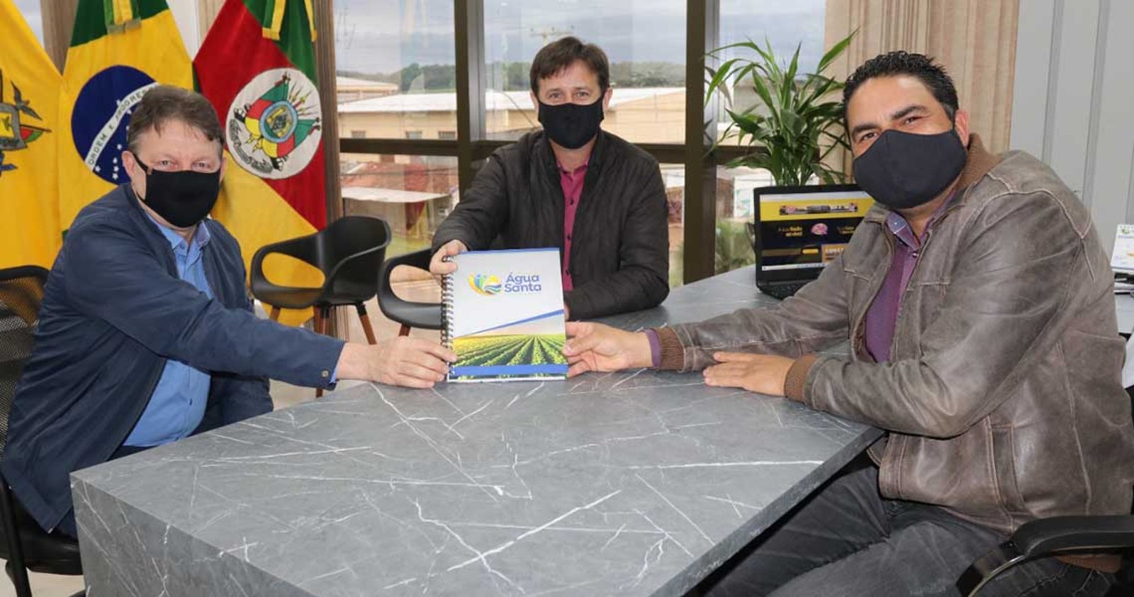 Imagem ilustrativa: Deputado Clair recebe demandas em roteiro por Tapejara, Água Santa e Vila Lângaro