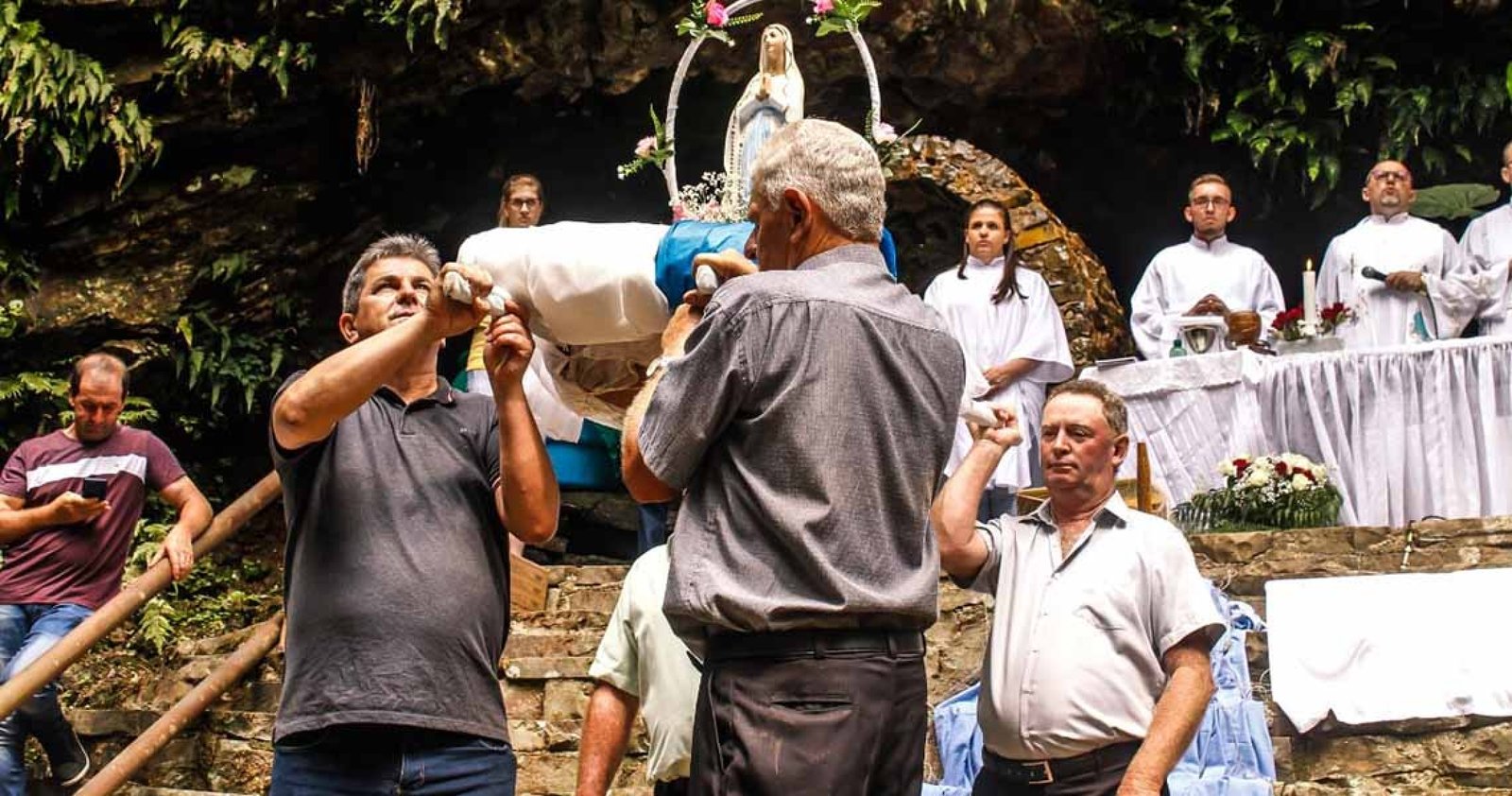 Imagem ilustrativa: Ibiaçá: Governo promove melhorias para a 34ª Romaria de Lourdes