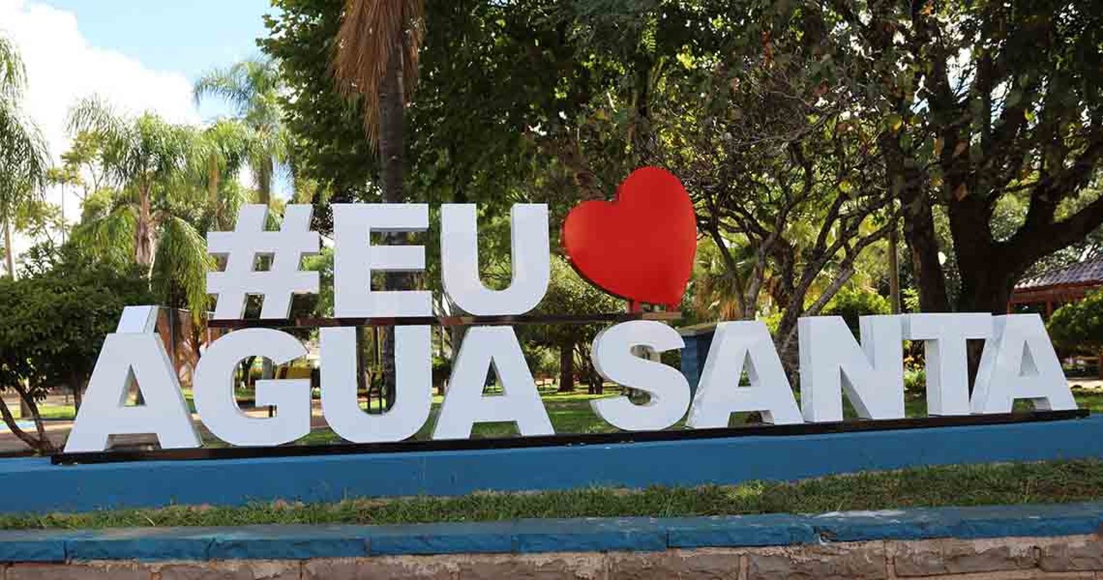 Imagem ilustrativa: Letras que traduzem amor: Eu amo Água Santa