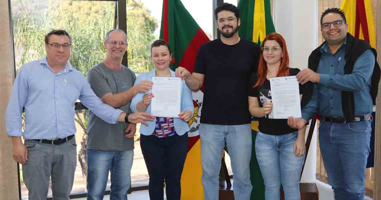 Imagem ilustrativa: Administração de Água Santa entrega repasse ao CPM de escola