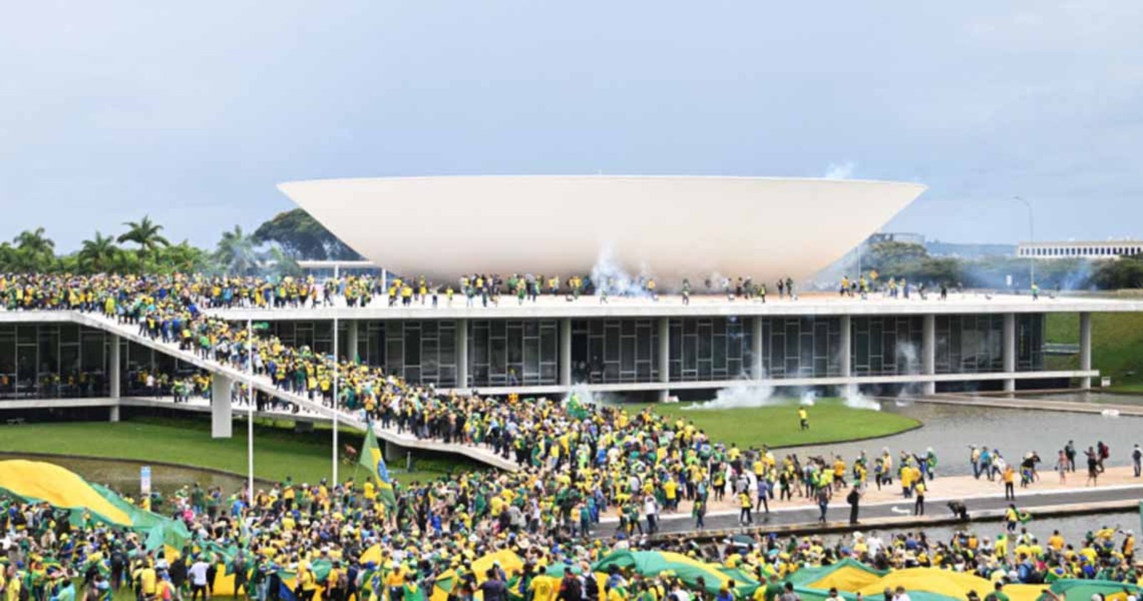 Imagem ilustrativa: Manifestantes radicais invadem Congresso, STF e Planalto