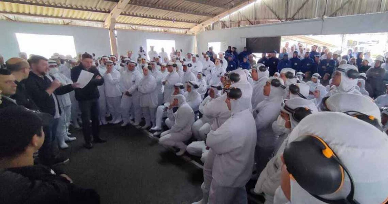 Imagem ilustrativa: Nota de esclarecimento do STIA sobre o fechamento na Unidade Frigorífica Aurora São Silvestre