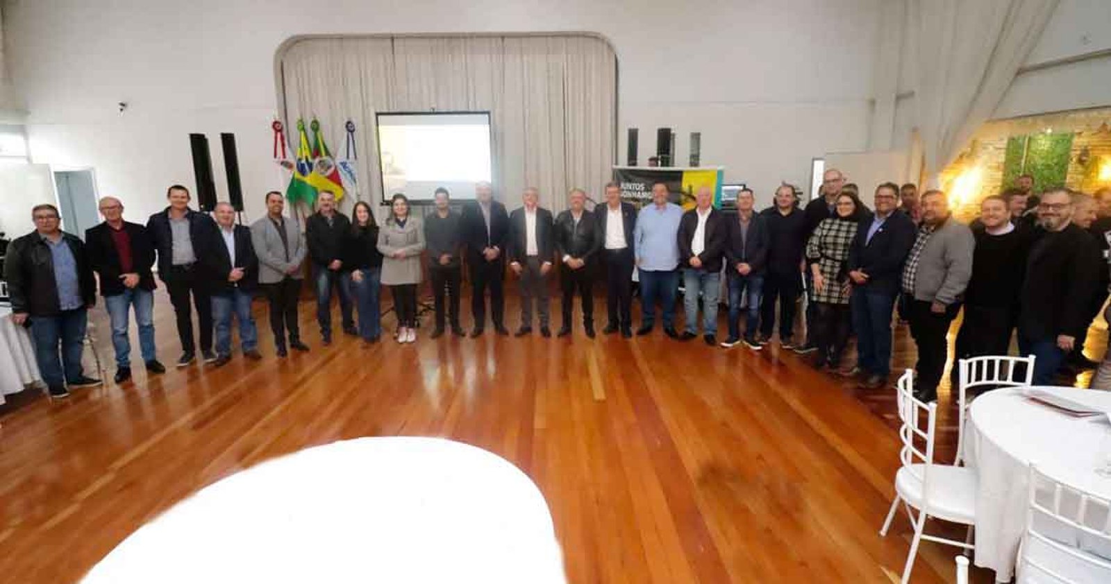Imagem ilustrativa: Autoridades e lideranças traçam estratégias para a pavimentação da ERS-428