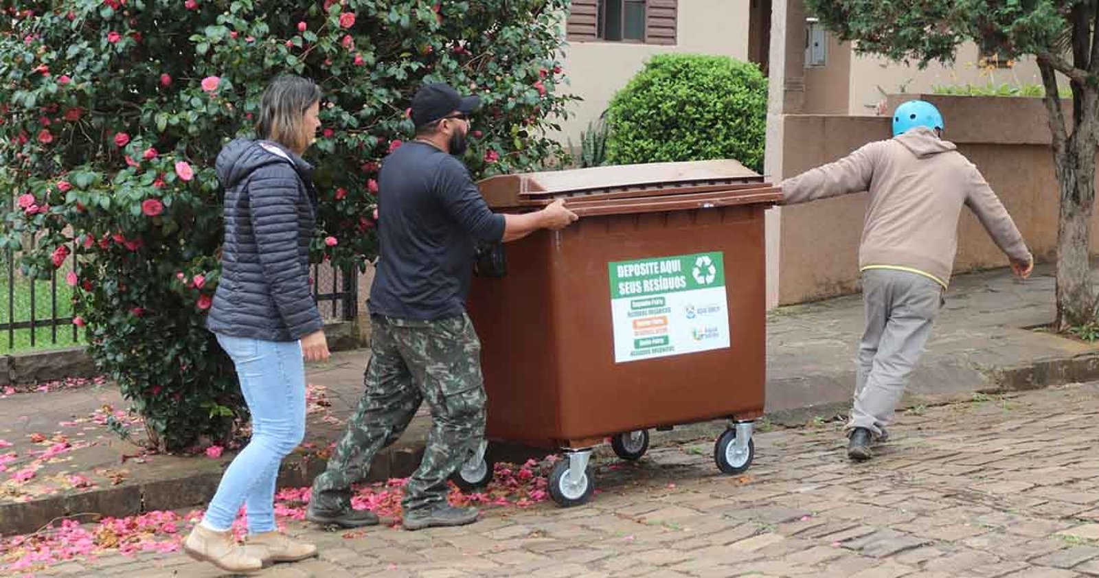 Imagem ilustrativa: Água Santa adquire novos containers de lixo