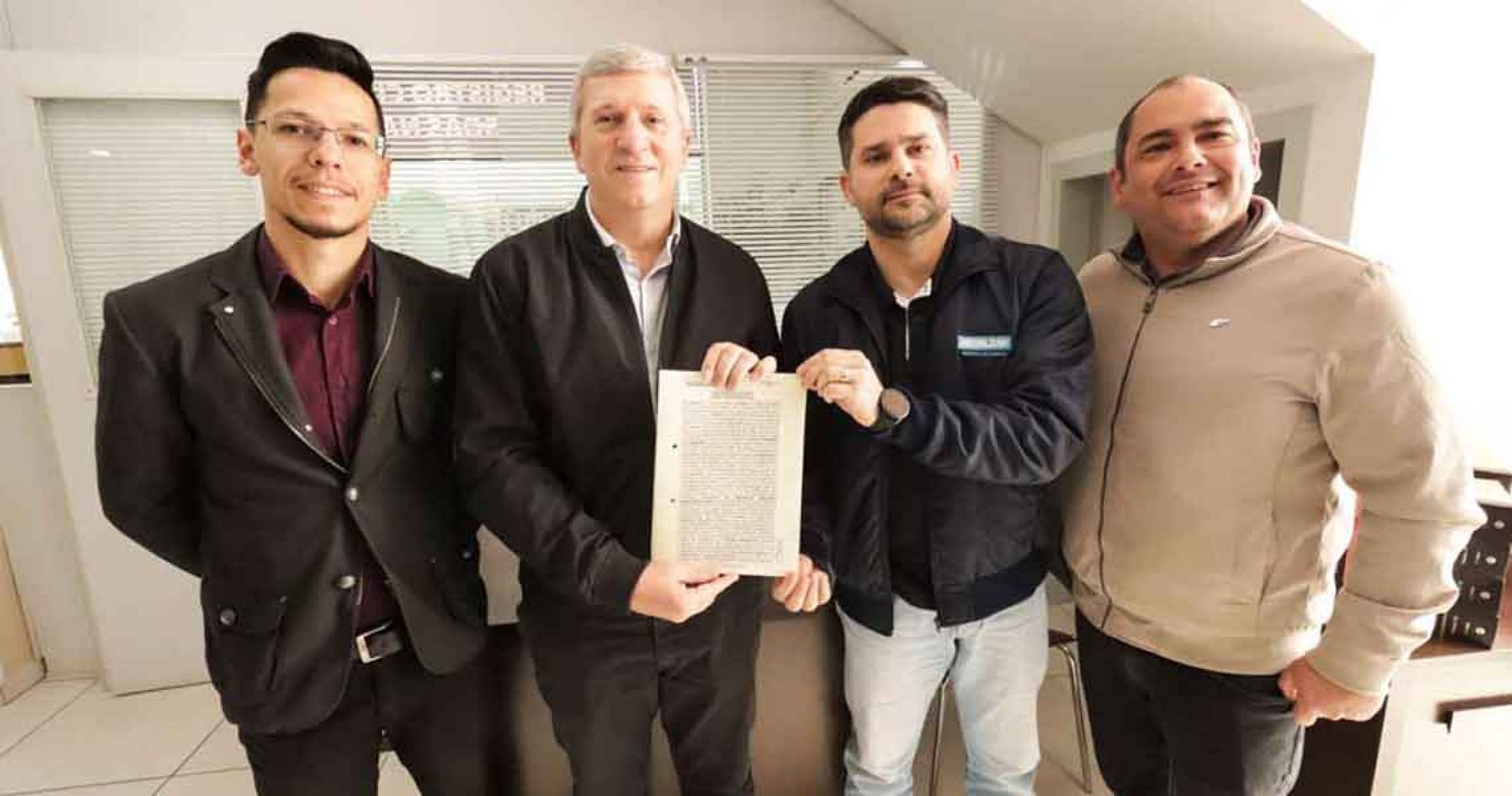 Imagem ilustrativa: Empresas instaladas no Distrito Industrial Augusto Menegaz formalizam compra de lotes