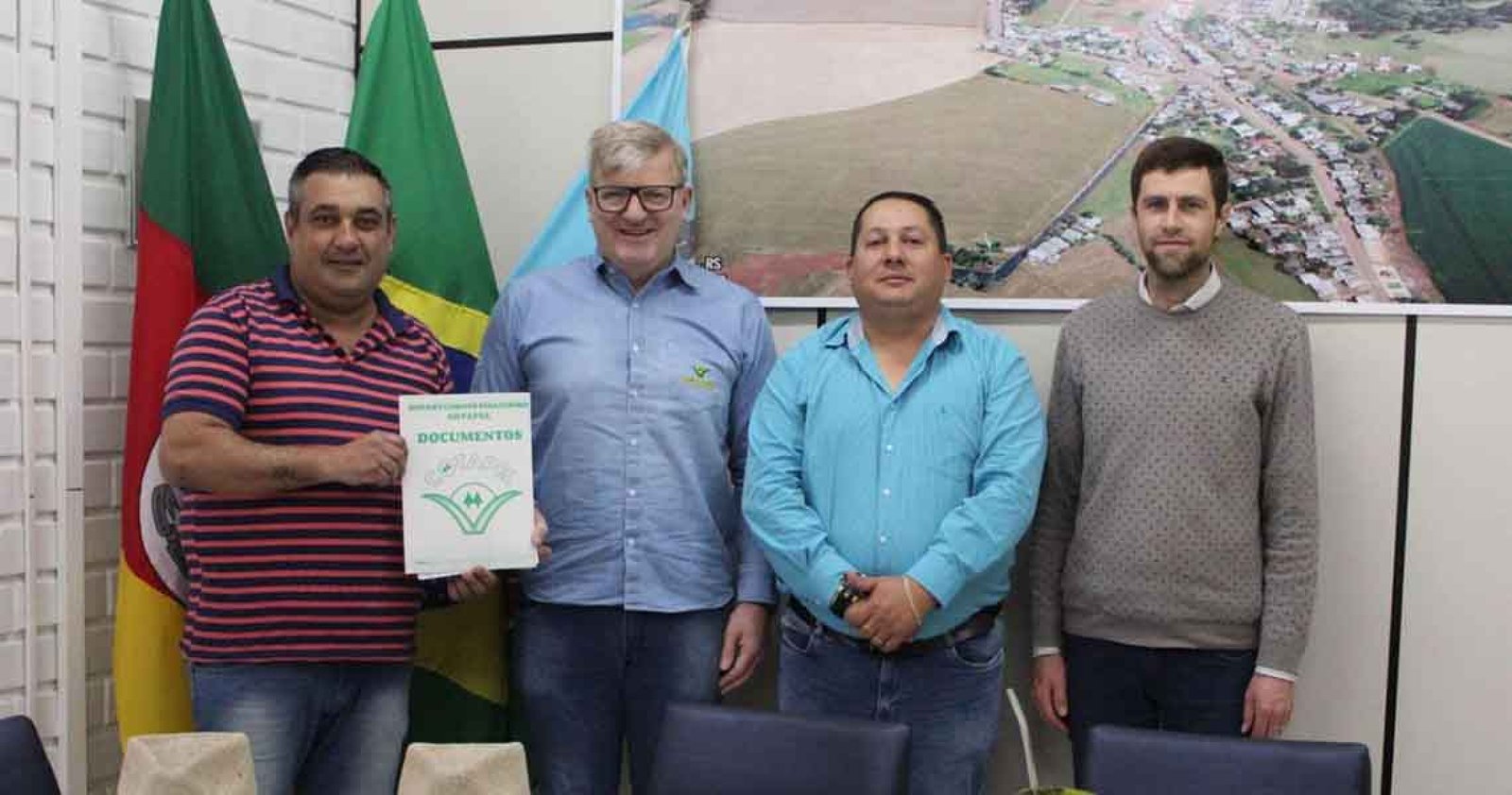 Imagem ilustrativa: Prefeito de Coxilha recebe representantes da Cotapel