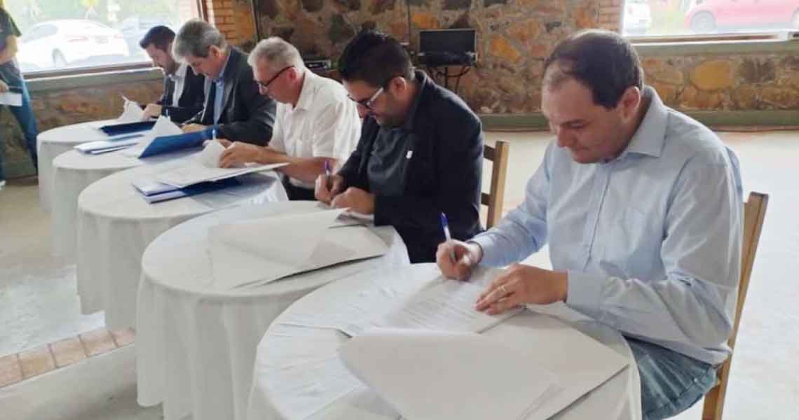 Imagem ilustrativa: 14 municípios da Amunor assinam aditivos de contratos com a Corsan Aegea