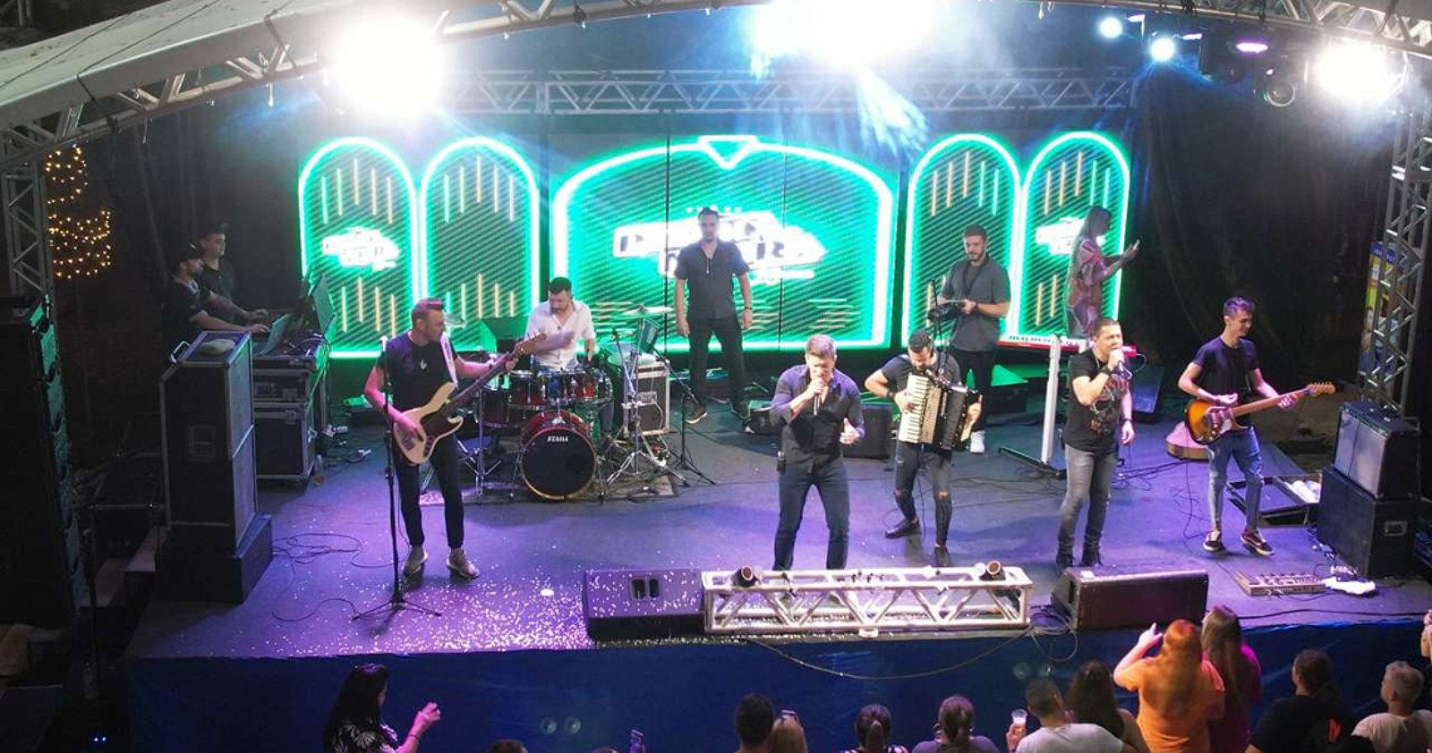 Imagem ilustrativa: Tapejara encerra programação natalina com show da Banda Pérola Negra