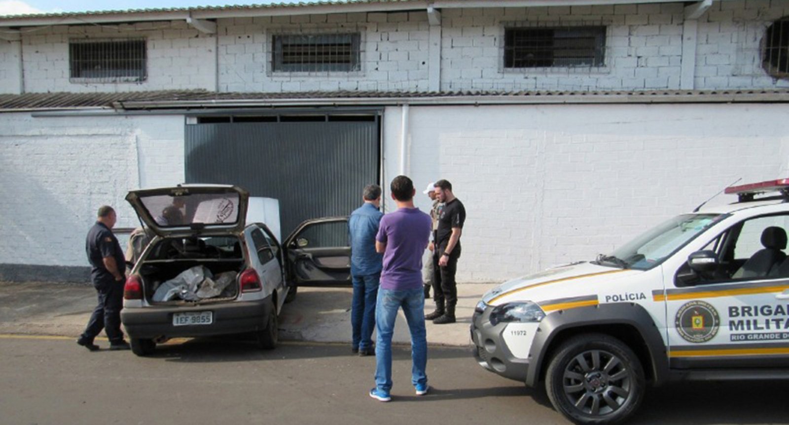 Imagem ilustrativa: Em tentativa de resgate de presos, carro de Passo Fundo tenta derrubar porta do Presídio de Erechim