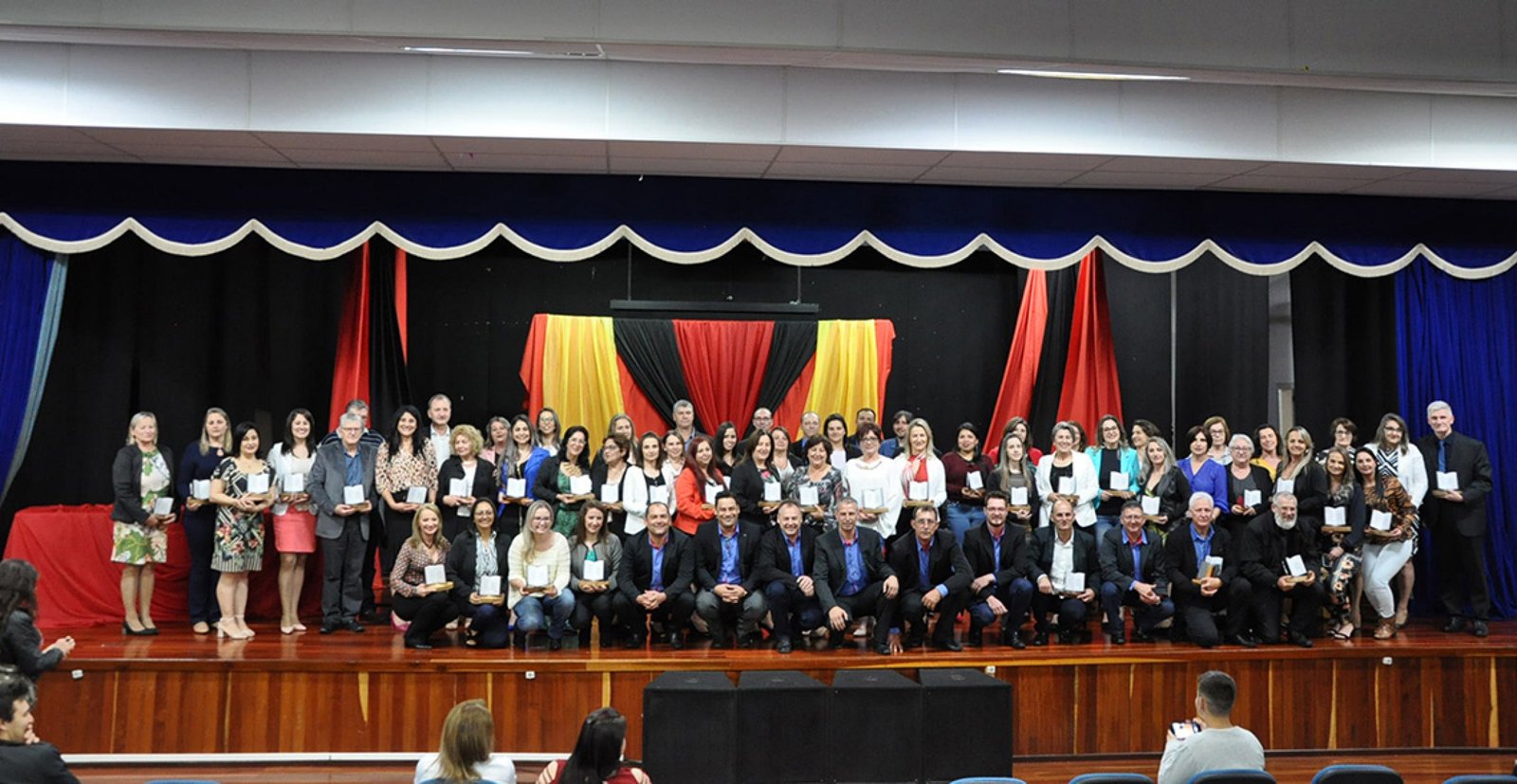Imagem ilustrativa: Câmara de Vereadores realiza noite de homenagens a profissionais da educação