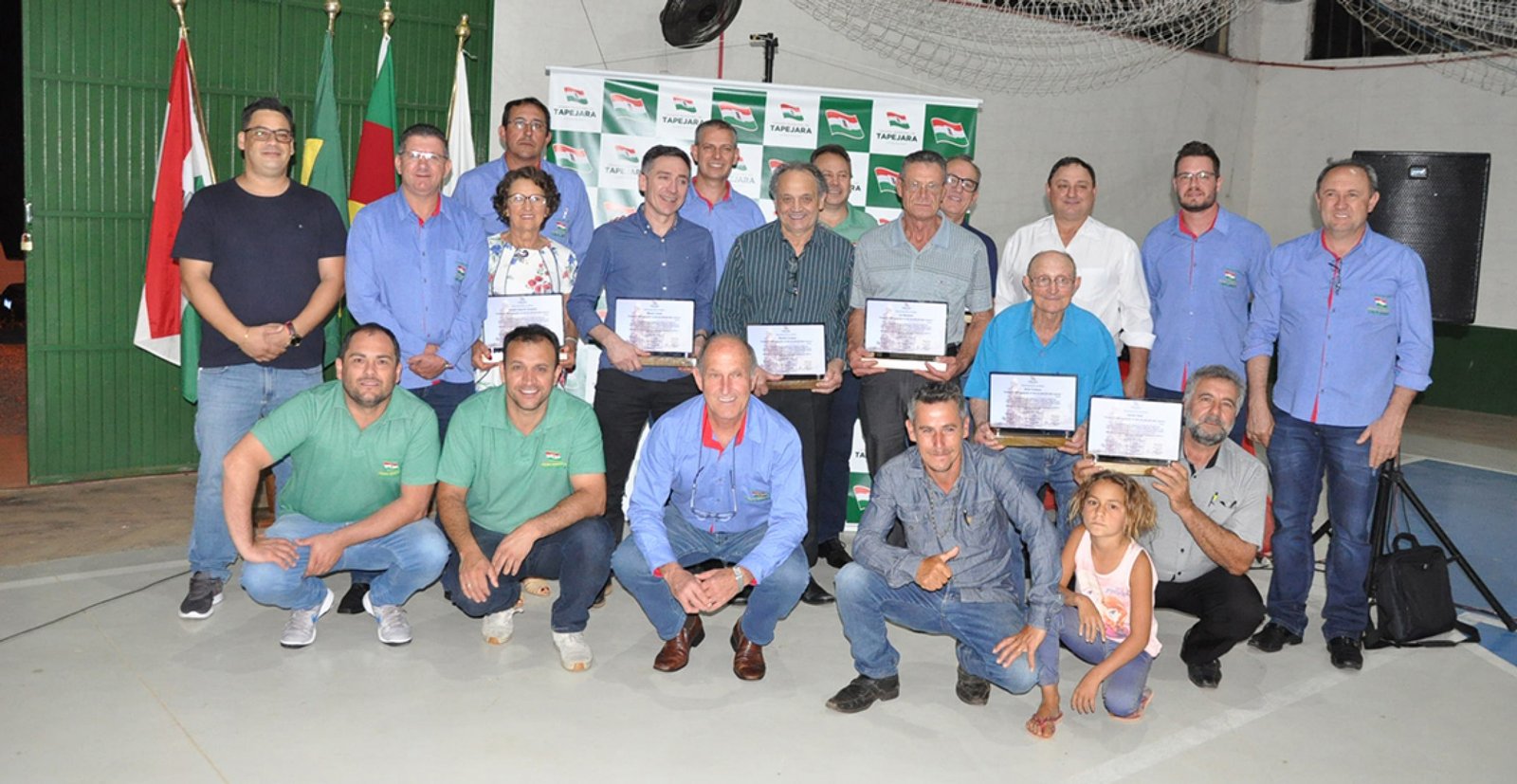 Homenagens, posse do vereador Valdomiro Venancio e aprovação de dois projetos fazem parte da Sessão