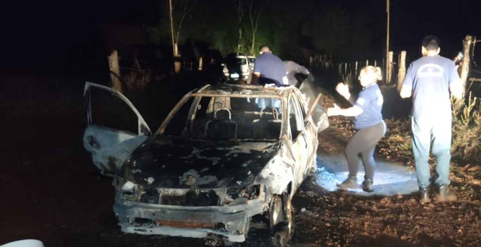 Imagem ilustrativa: Homem é encontrado morto dentro de veículo incendiado em Camargo