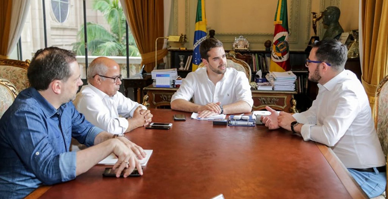 Imagem ilustrativa: Após reunião com deputado Wesp, governador confirma prioridade para Aeroporto de Passo Fundo