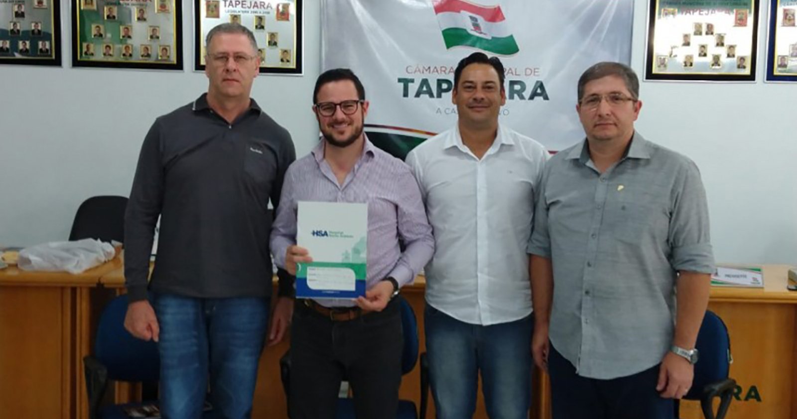 Imagem ilustrativa: Representantes do HSA solicitam emenda