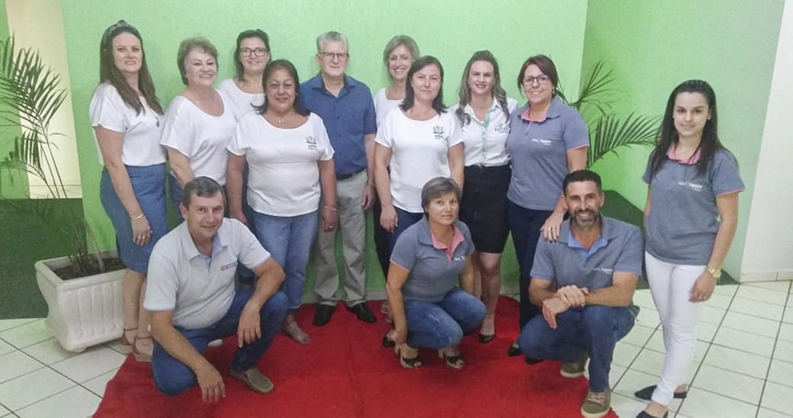 Imagem ilustrativa: Palestra em comemoração ao dia da mulher arrecada alimentos para a APAE Tapejara