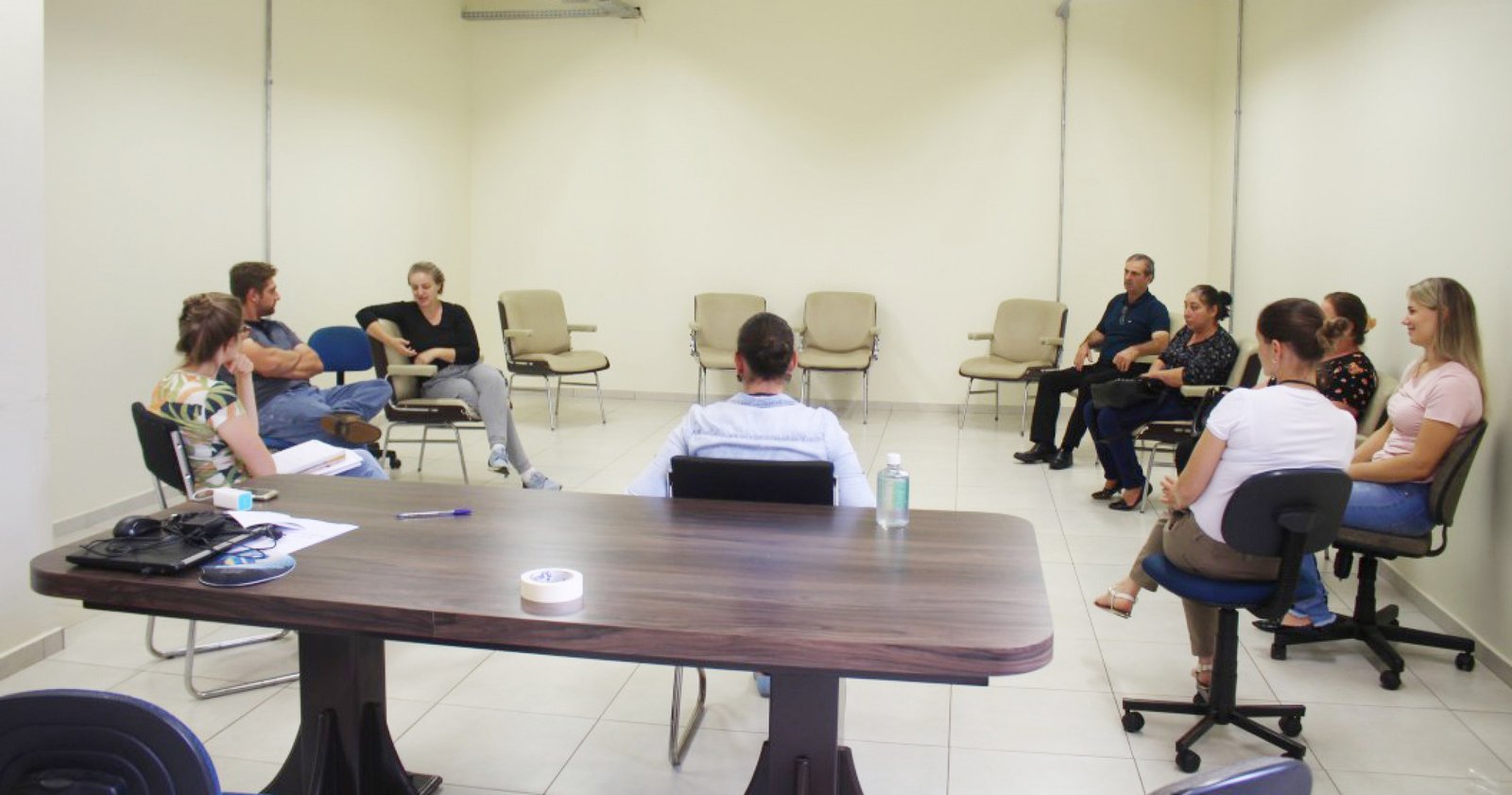 Imagem ilustrativa: Secretaria de Educação e EMATER reúnem agricultores para apresentar alternativas de vendas