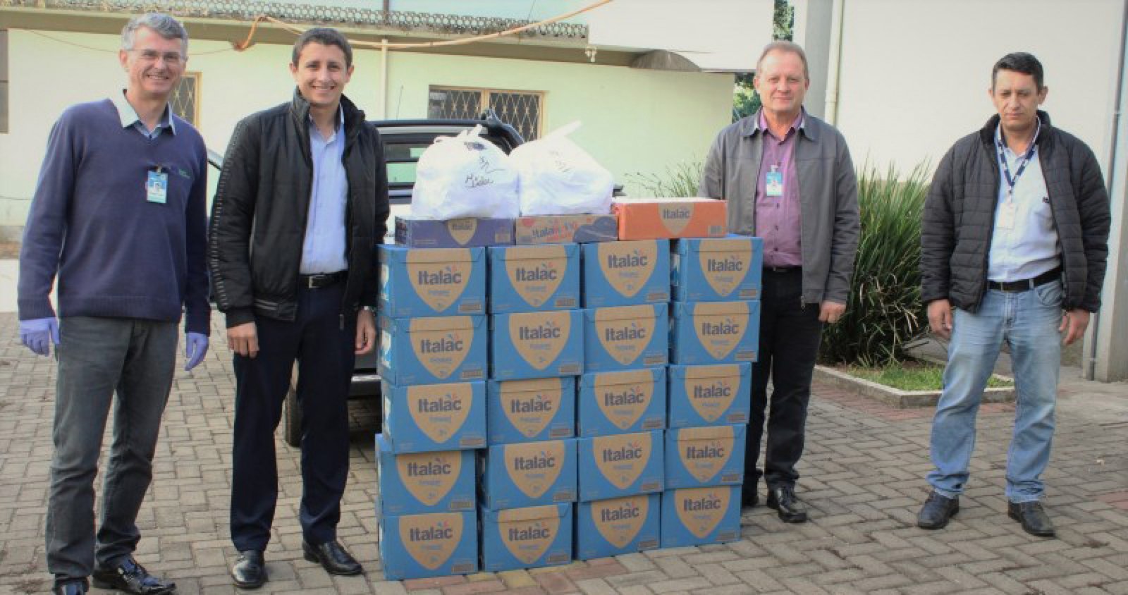 Imagem ilustrativa: Italac doa alimentos e máscaras descartáveis ao HSA