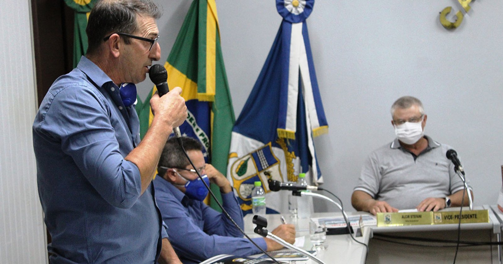 Imagem ilustrativa: Carteira de vacinação em dia para estudantes de Ibiaçá