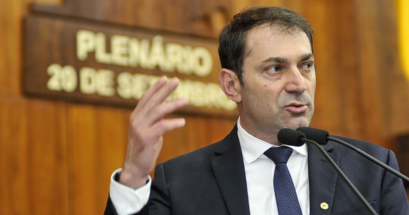 Deputado Paparico Bacchi defende o pagamento de serviços continuados